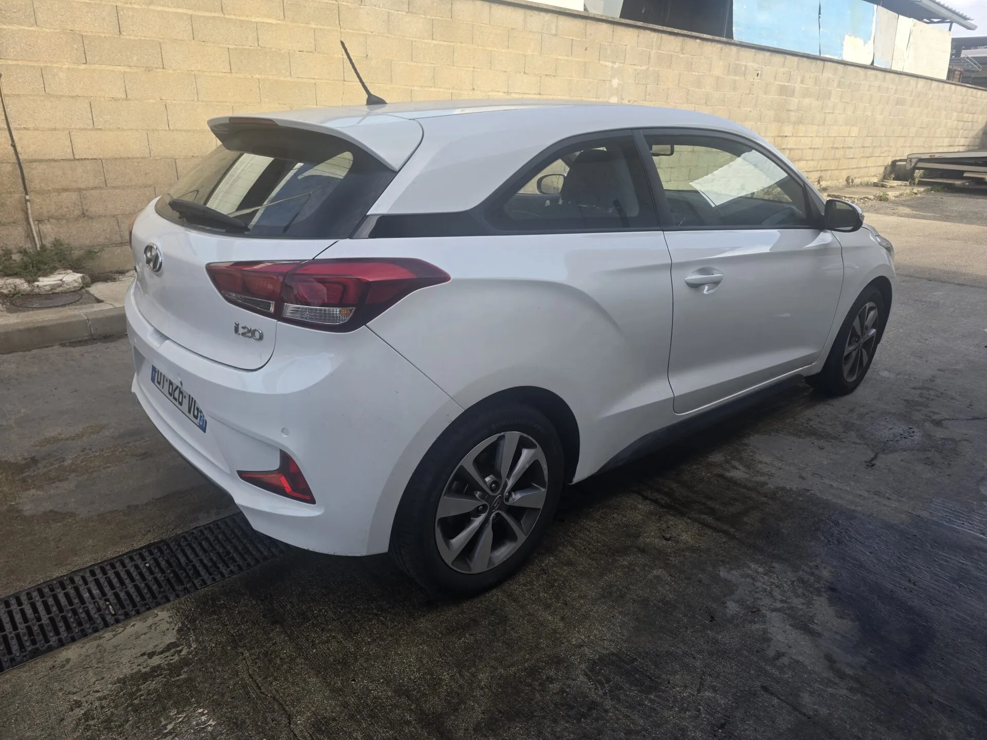 HYUNDAI i20 Intuitive Plus 2015 – Image 4