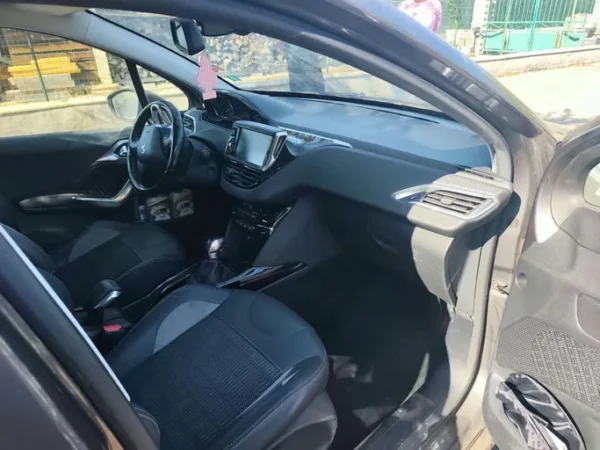 PEUGEOT 2008 Allure 2017