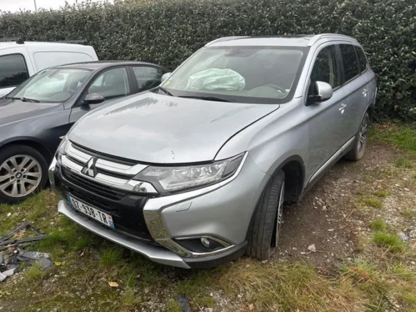 MITSUBISHI OUTLANDER Invite 2016