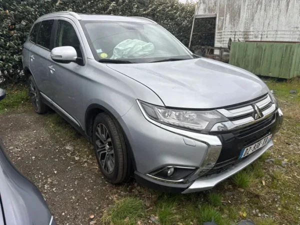 MITSUBISHI OUTLANDER Invite 2016