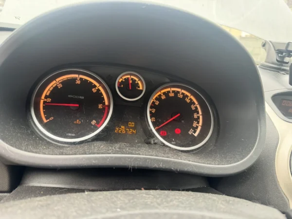 OPEL CORSA Essentia 2009