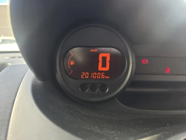 RENAULT TWINGO II 2009