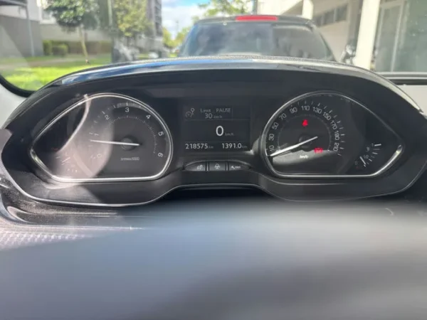 PEUGEOT 2008 Féline Titane 2015