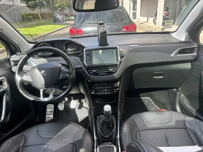 PEUGEOT 2008 Féline Titane 2015 – Image 4