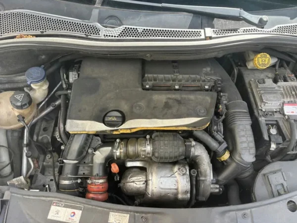 PEUGEOT 2008 Féline Titane 2015